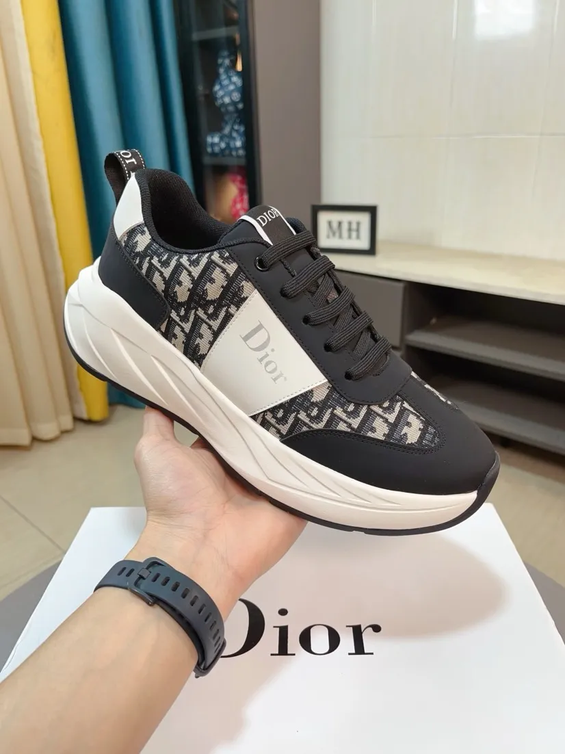 Men's men's shoes 💰438🌹🌹【Dior】Best-selling official website world premiere🔝High-end men's shoes brand official website latest series: The upper is made of imported cowhide with specially designed fabrics➕Mesh breathable lining. Make walking more convenient and comfortable! Compared with the official quality, Midea’s 1:1 replica. Create a fashionable personality to set off your uniqueness! A must-have for trendy men! Classic style. Men's sizes: 38-44.